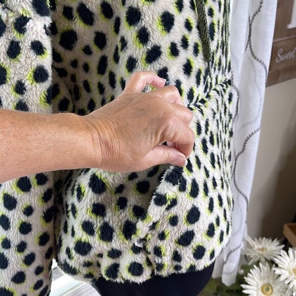 UGG Loyra Sherpa Hoodie Animalia Jacket - Picture 5 of 7